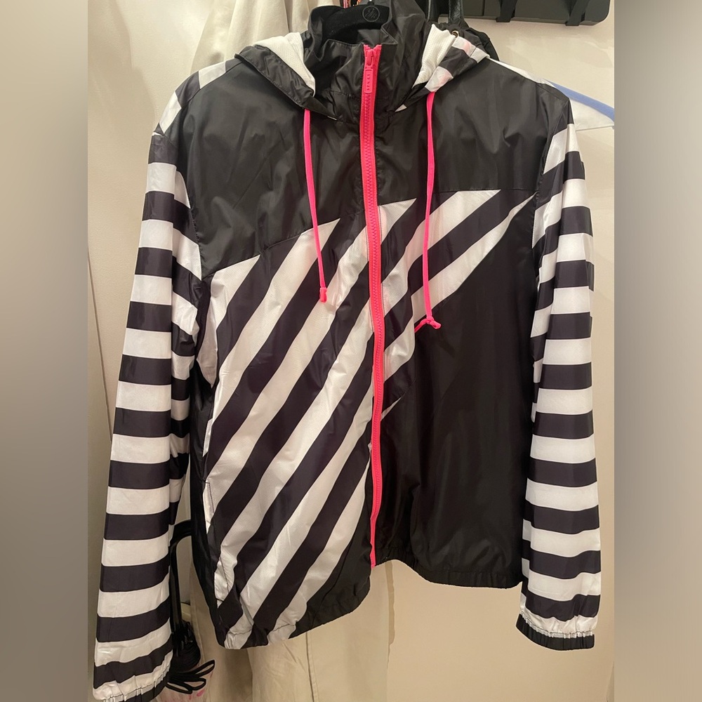 Brand new without tags Juicy Couture sport windbreaker